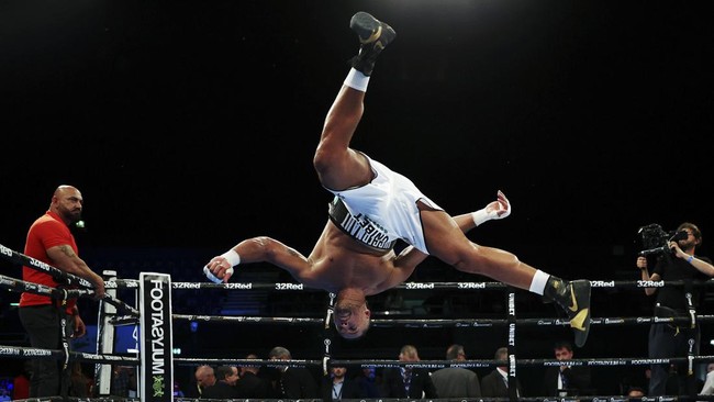 SMASHOT: Tantang Juara Menyambar Gelar