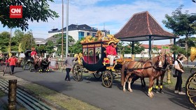 Nyamannya Keliling Kota Solo dengan Kereta Kencana
