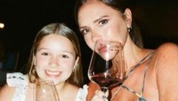 Pakai Baju Terlalu Seksi, Victoria Beckham Terima Kritik Pedas dari Sang Putri