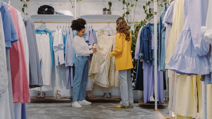 4 Cara Mudah Memulai Gaya Hidup Slow Fashion Agar Lebih Hemat