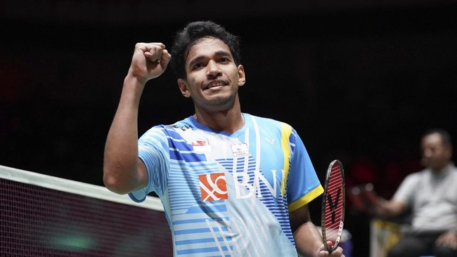 Tunggal putra Indonesia Chico Aura Dwi Wardoyo berhasil lolos ke babak 16 besar Japan Open 2022 usai kalahkan Momota, Rabu (31/8).