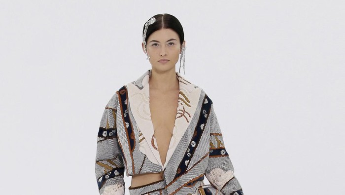 Dihadiri Song Hye Kyo, Ini 5 Hal Menarik dari Fendi Haute Couture Fall 2022