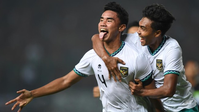 Daftar 9 Pemain yang Belum Gabung Timnas Indonesia U-20 Berikut daftar sembilan pemain yang belum gabung Timnas Indonesia U-20 yaitu empat dari Persija, tiga dari Persib, dan dua berada di luar negeri.