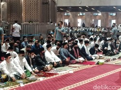 Momen Jokowi Salat Idul Adha, Diapit Prabowo dan Imam Besar Istiqlal