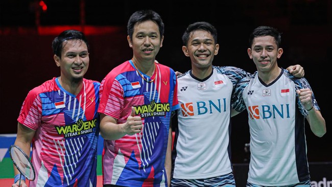 Fajar Alfian menuliskan komentar yang cukup menggelitik namun menyentuh dalam unggahan Hendra Setiawan soal pengumuman pensiun dari dunia badminton.