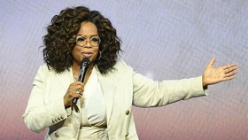 Oprah hingga Simu Liu Susul Jadi Pembaca Nominasi Golden Globe 2024