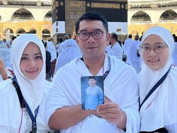 Ridwan Kamil Hari Ini Pulang dari Tanah Suci