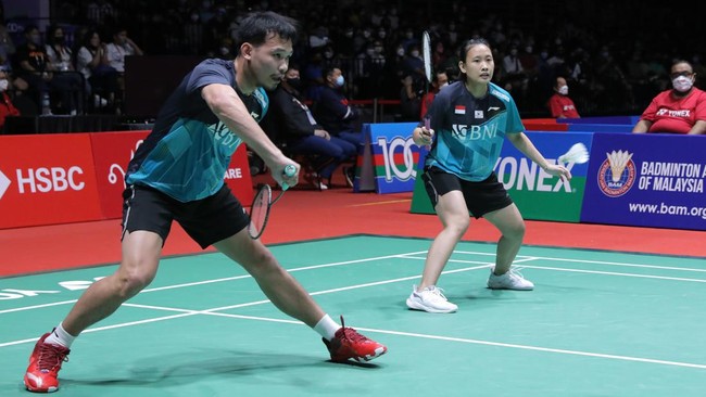 Rinov Rivaldy/Pitha Haningtyas Mentari gagal juara Malaysia Masters 2022 usai kalah dari Zheng Si We/Huang Ya Qiong 17-21, 12-21, Minggu (10/7).