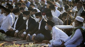 Anies Salat Iduladha di JIS Bersama Warga Sekitar