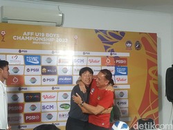 Timnas U-19 Tersingkir, Ketum PSSI Peluk Shin Tae-yong