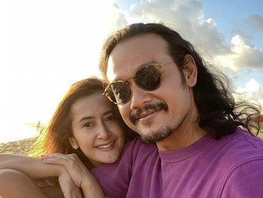 img-title Kami Seniman Tak Punya Gaji Bulanan