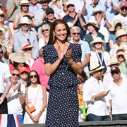 Intip Deretan Motif Pakaian yang Sering Digunakan Keluarga Kerajaan Inggris