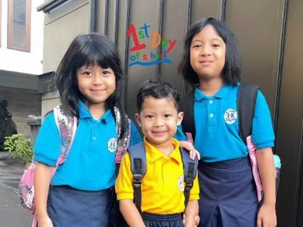 5 Potret Anak Artis Hari Pertama Masuk Sekolah, Lucu Reaksinya Beragam Bun