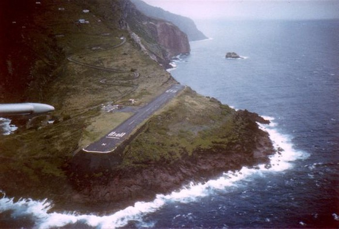 Bandara di Pulau Saba