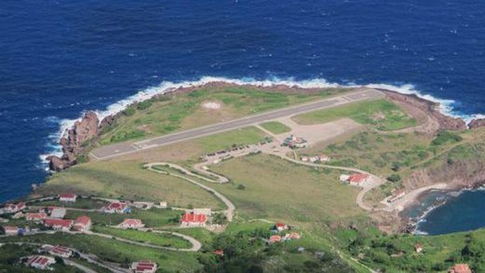 Disebut Bandara Paling Berbahaya di Dunia, Pilot Harus Punya 'Skill Dewa' untuk Terbang ke Sini!