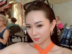 Beiby Michiko Go dari Jualan Madu Kini Lengket dengan Hotman Paris Jadi Aspri