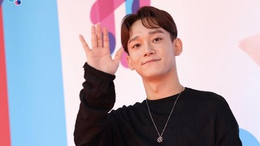 img-title Chen EXO Tampil di SMTOWN LIVE 2022, Fans Matikan Lightstick