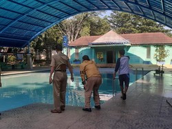 Sumur Sekitar Kolam Renang THR Kramat Batang Mengering, Warga Curhat Begini