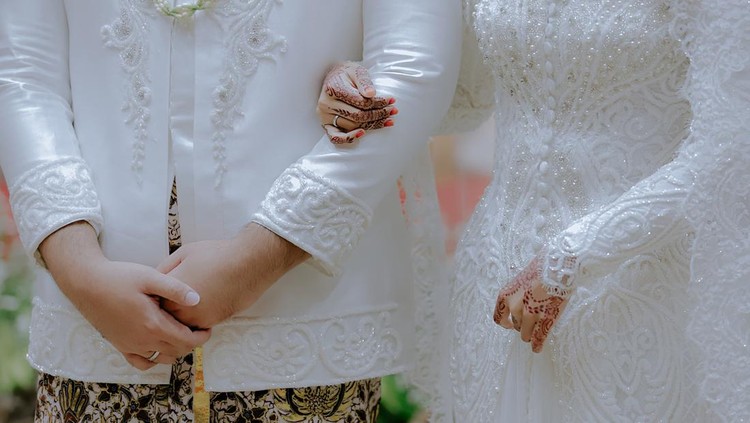 Ilustrasi pengantin saat pernikahan Ilustrasi pengantin saat pernikahan