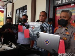 Teka-teki Air Gun yang Ditemukan Polisi di Mobil Abdi Dalem Shiddiqiyyah