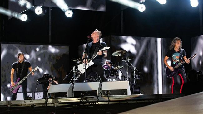 Metallica kembali viral di generasi TikTok setelah memainkan Master of Puppets, lagu hitnya yang diputar dalam Stranger Things 4 Vol. 2.