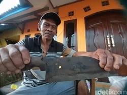 Pisau Rajang yang Haluskan Tembakau Sumedang