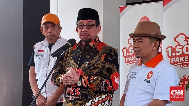 DPP Partai Keadilan Sejahtera (PKS) menerima dua ekor sapi kurban seberat masing-masing satu ton dari Gubernur DKI Jakarta Anies Baswedan.