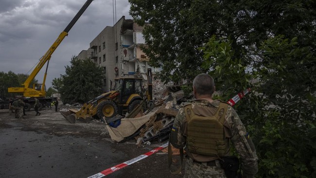 Pemerintah Kota Mykolaiv di wilayah selatan Ukraina melaporkan bahwa kota itu kembali menjadi sasaran serangan Rusia pada Sabtu (30/7).