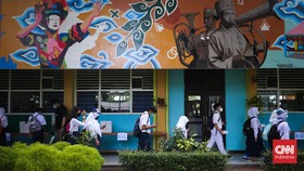 FOTO: Semangat Siswa di Jakarta Sambut Tahun Ajaran Baru