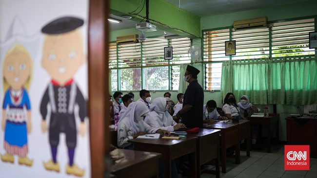 Disdik DKI menyampaikan ada 8.426 bangku nan disiapkan untuk jalur calon peserta didik baru nan mendaftar lewat PPDB Bersama 2024 di jenjang SMP, SMA, dan SMK.