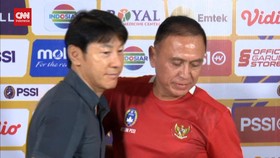 VIDEO: Ketum PSSI & STY Curigai Main Mata Laga Vietnam VS Thailand