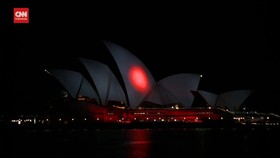 VIDEO: Hormati Shinzo Abe, Bendera Jepang 'Berkibar' di Opera House