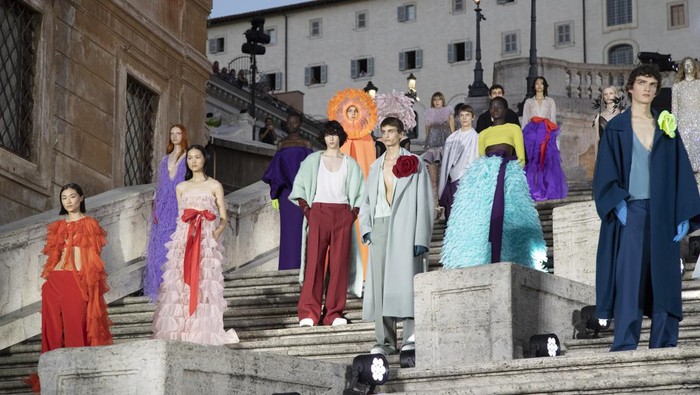 5 Hal yang Mencuri Perhatian dari Koleksi Valentino Haute Couture Fall 2022