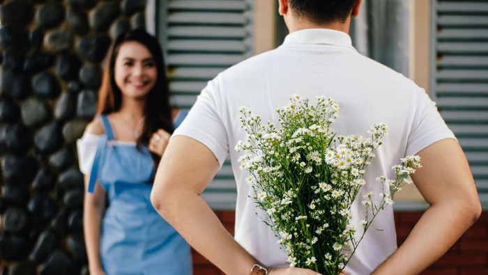 4 Zodiak Ini Juaranya Act of Service, Siap-Siap Baper Sama Perlakuan Romantis Mereka