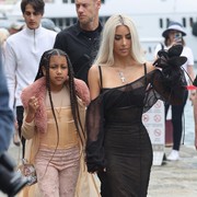 Potret Gaya Stylish North West, dari yang Menuai Pujian hingga Kritikan Netizen Terhadap Kim Kardashian
