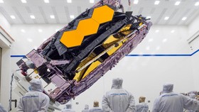 Teleskop Webb Foto Semesta Terjernih Pakai Lensa Gravitasi, Apa Itu?