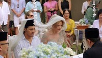 Mayky Wongkar Nikahi Bule Australia 2 Thn Pasca Ria Riawan Meninggal, Ini 7 Potretnya