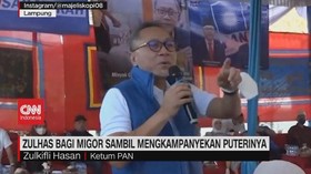 VIDEO: Zulhas Bagi Migor Sambil Mengkampanyekan Puterinya