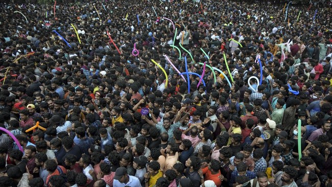 Populasi China kemungkinan bisa saja disalip India imbas resesi seks yang terjadi di Negeri Tirai Bambu.