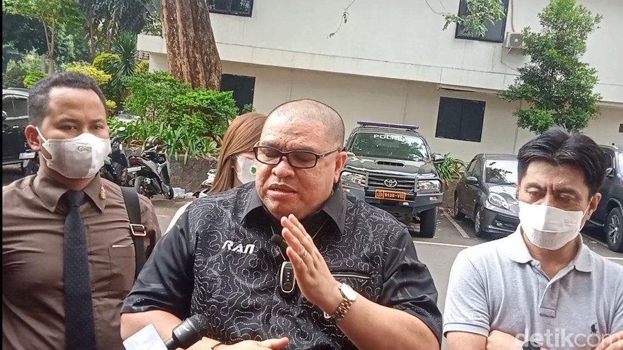 Razman Arif Nasution