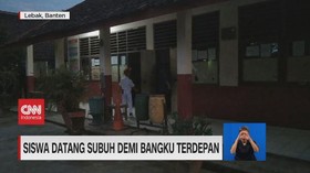 VIDEO: Siswa Datang Subuh Demi Bangku Terdepan
