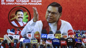 Sri Lanka Bangkrut, Imigrasi Cegat Eks Menkeu Adik Presiden Kabur