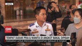 VIDEO: Tempat Duduk Pria & Wanita di Angkot Bakal Dipisah