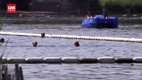 VIDEO: Warga London Berburu Sejuk di Hyde Park saat Suhu Meningkat
