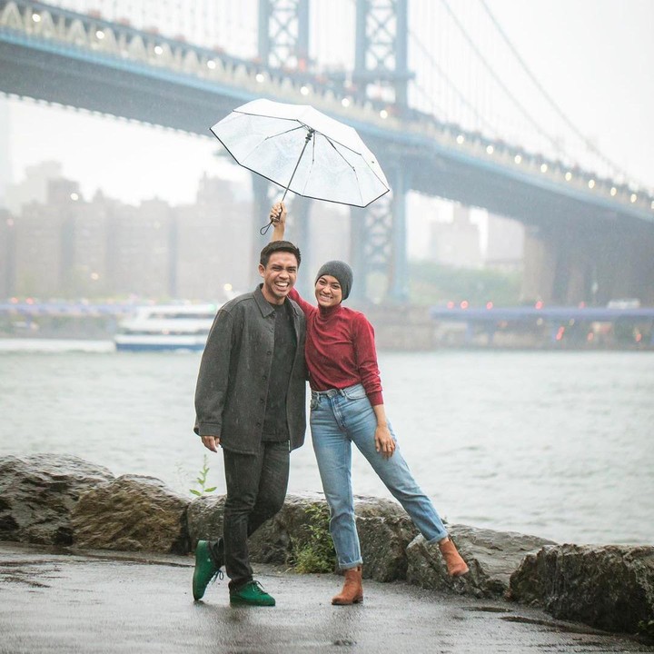 <p>Pasangan yang menikah pada 13 September 2015 ini juga membangun bisnis kuliner di New York lho. Kuliner yang dijual adalah makanan asli Indonesia. (Foto: Instagram @ayudiac/ @Dittopercussion)</p>