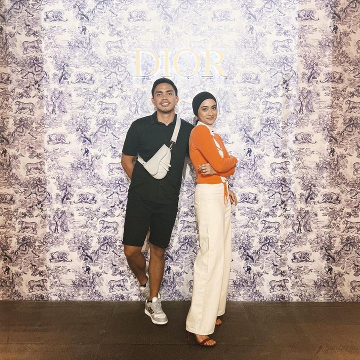 <p>Beberapa bisnis Ayudia dan Ditto bergerak di bidang kuliner, fashion, hingga properti. Keduanya juga membuka tempat yang menjual sepeda hingga melayani reparasinya, Bunda. (Foto: Instagram @ayudiac/ @Dittopercussion)</p>