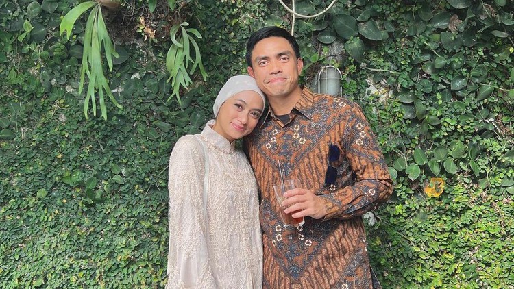 Ayudia Bing Slamet dan suami