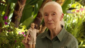 FOTO: Ketika Barbie Jadi Ahli Primata Jane Goodall
