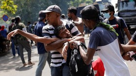 Sri Lanka Perpanjang Darurat Nasional, Tahan Aktivis Pengguling Rezim