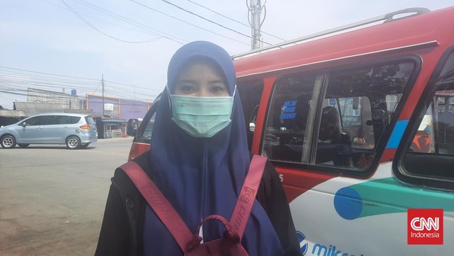 CNNIndonesia.com mewawancarai sopir angkot dan penumpang soal rencana pemisahan tempat duduk laki-laki dan perempuan.